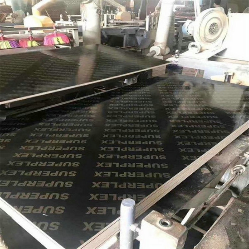 厂家货源建筑模板工地工程酚醛胶镜面胶合板黑板松木建筑木模板详情18