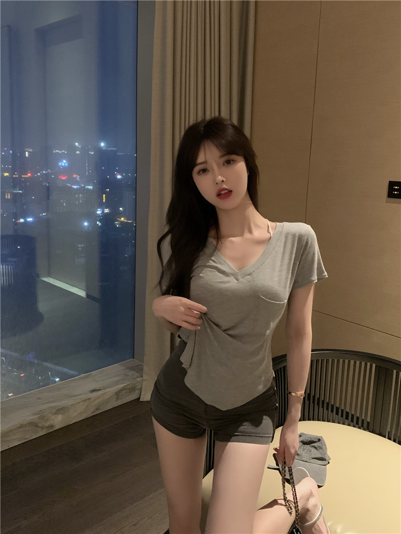 T恤女2024夏季新款v领设计感内搭打底衫不规则辣妹欲风短袖上衣详情9