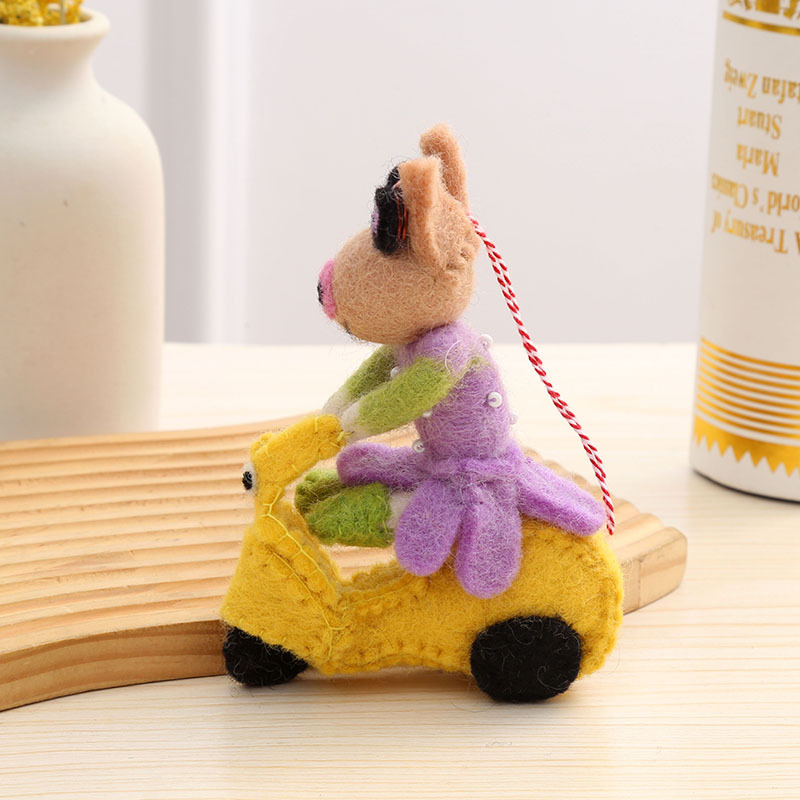 Handmade wool felt abstract hanging decorations of dogs and pigs, creative bags, and cute pendants, wholesale from the manufacturer pic 7