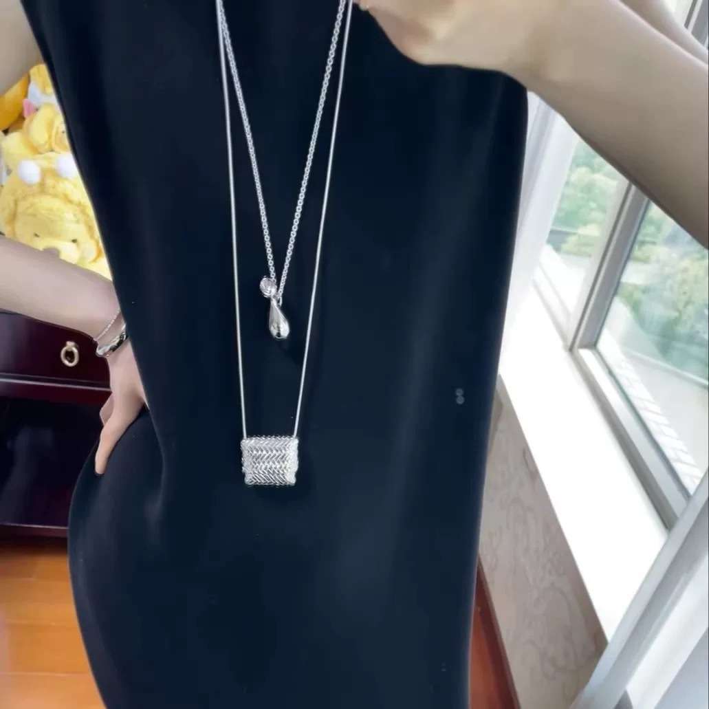 重工韩国编织包包花瓶吊坠长款项链复古轻奢简约设计高级感毛衣链详情1