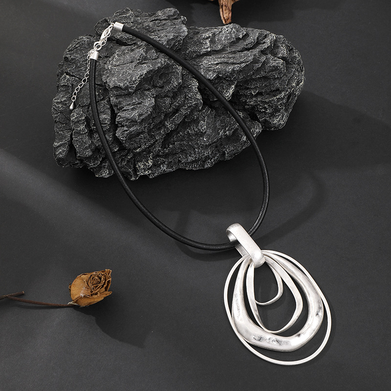 跨境亚马逊专供新款圆形吊坠短项链不规则多层复古时尚项饰锁骨链详情11