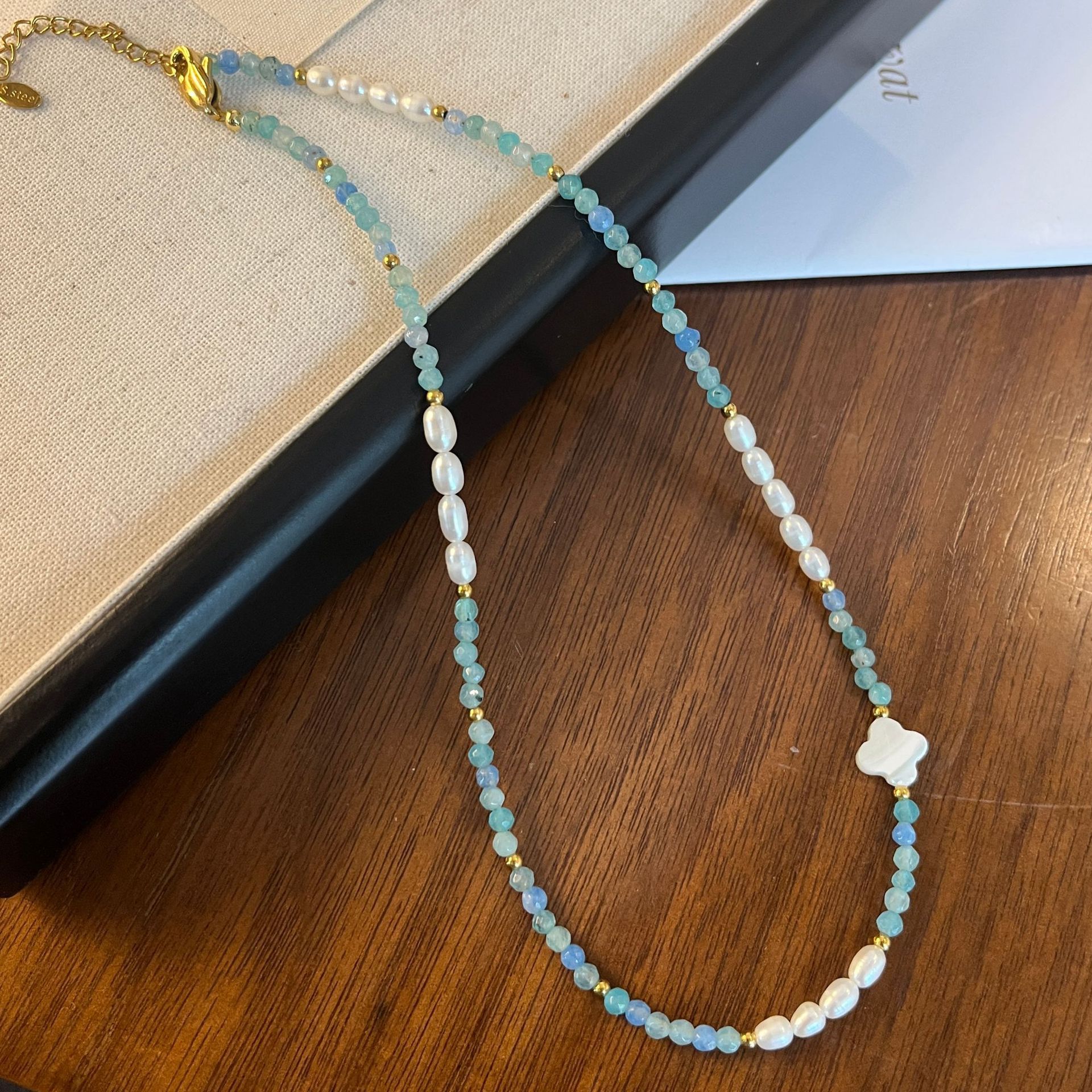 海蓝宝天然石贝母幸运草项链气质淡水珍珠贝壳蓝绿串珠小清新项链详情11