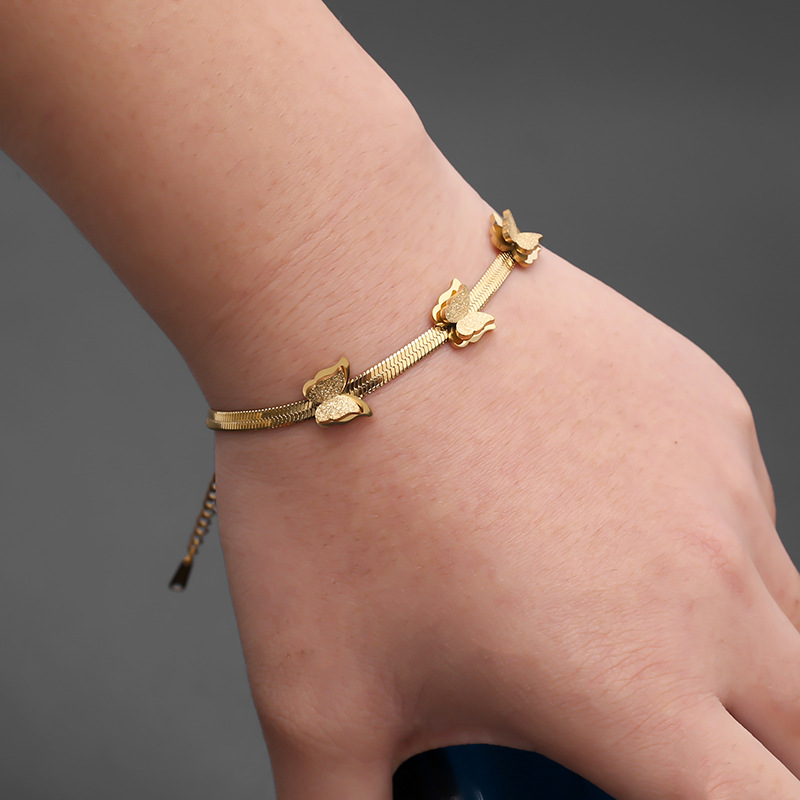 Titanium steel French light luxury fashion, versatile stainless steel heart to blade, niche high-end design sense accessories pic 2