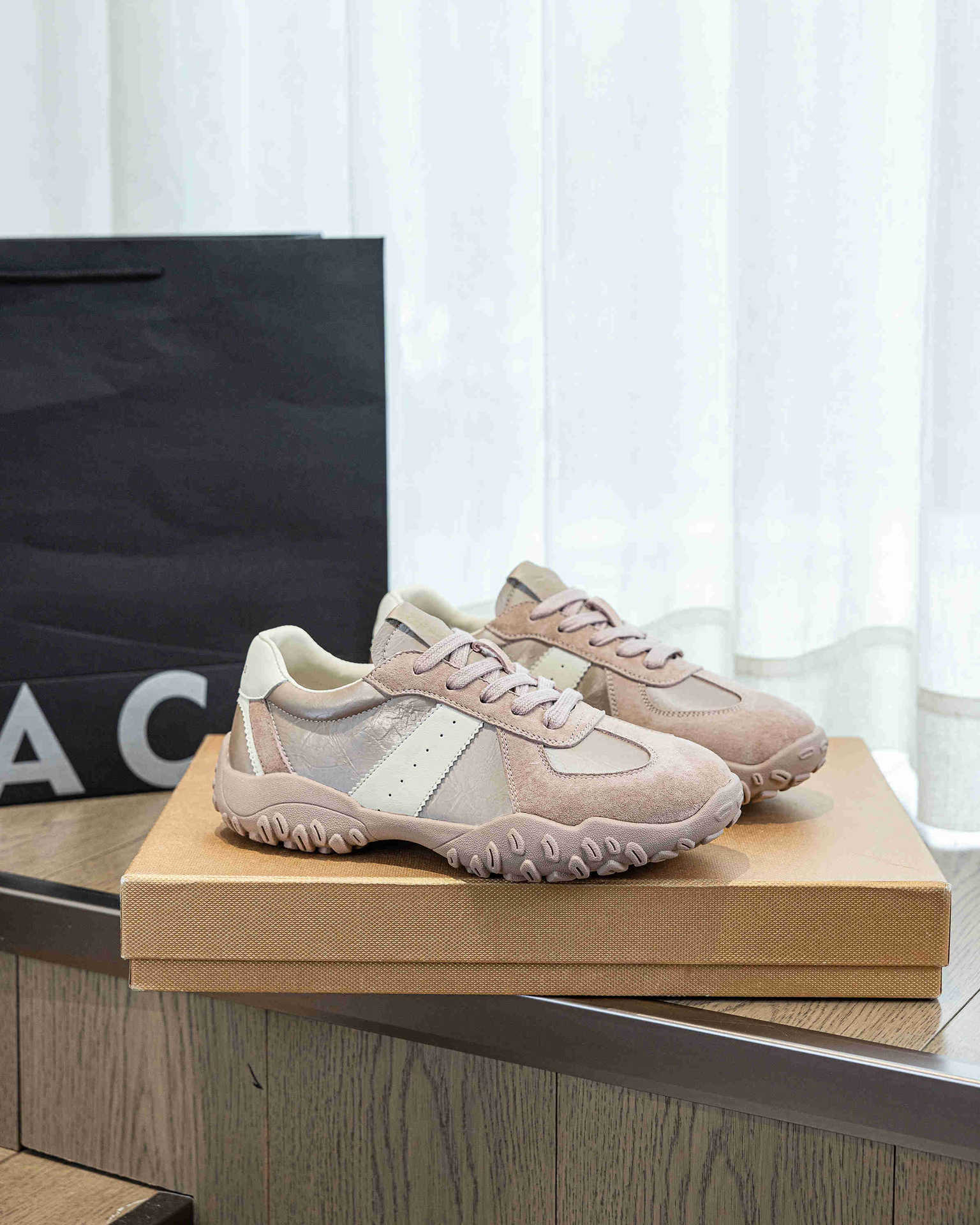 A new type of leather anti-slip and versatile De Xun shoes for women with soft soles, 56002, which can increase height by 7 cm pic 23