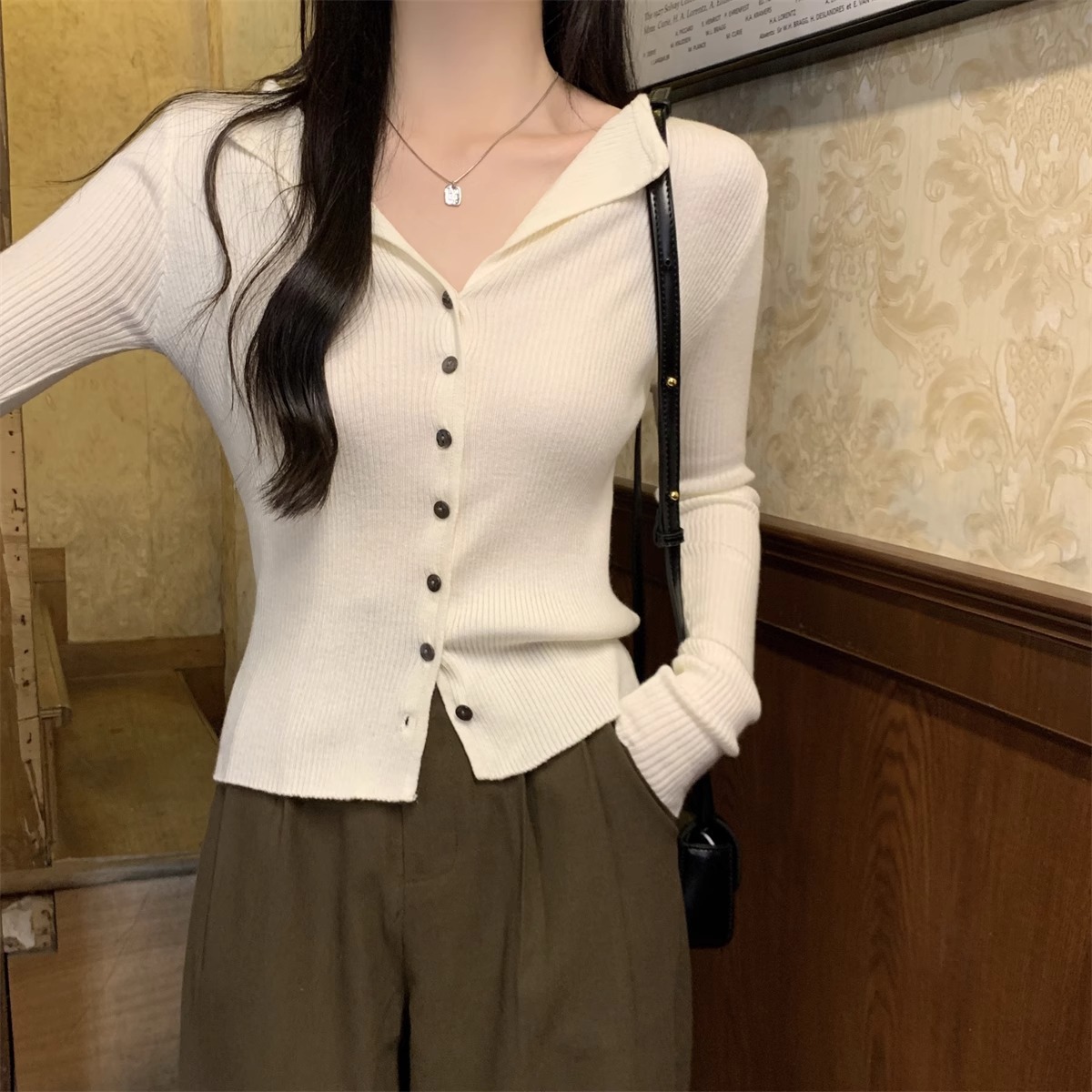 法式翻领长袖针织开衫女秋季2024新款小众设计感修身打底短款上衣详情9