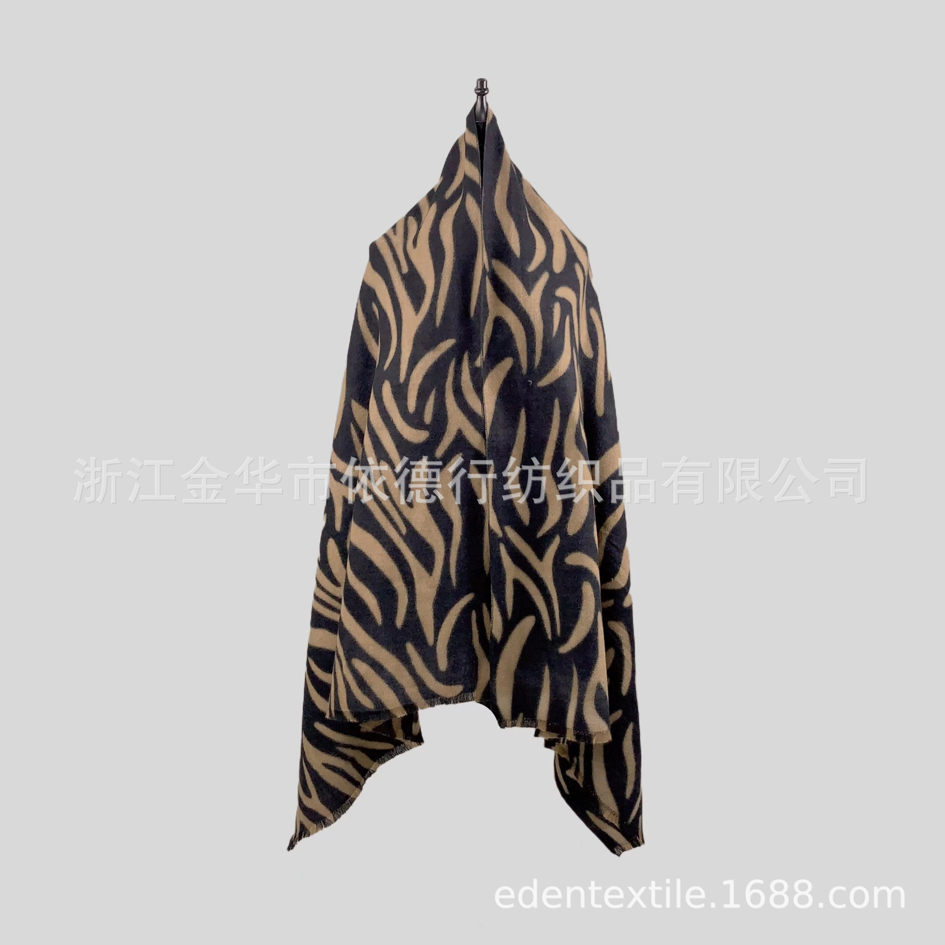 A zebra-patterned short beard scarf is a perfect match for women in autumn and winter. It features a thick, warm and trendy Korean-style faux cashmere scarf in a solid color pic 4