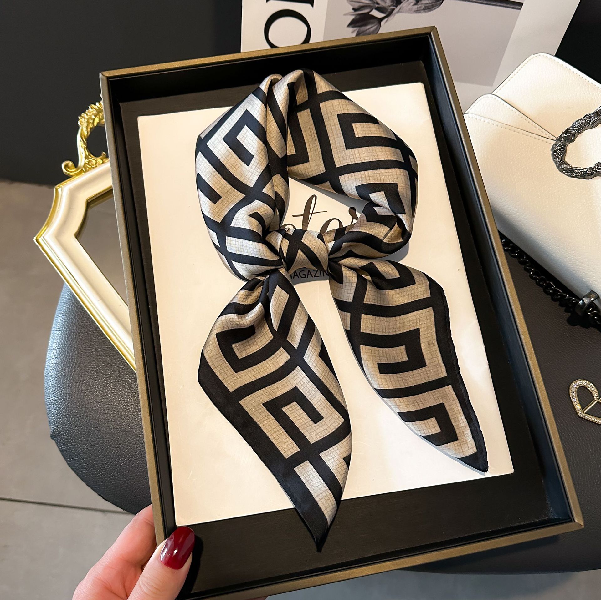 新款丝巾女时尚百搭高级感小方巾韩版护颈领巾春秋复古围巾绑包详情39