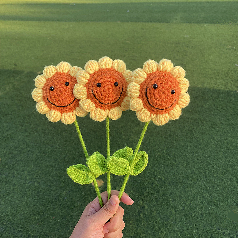 成品手工编织玫瑰花铃兰花向日葵仿真花毛线针织花束花艺摆件礼物详情16