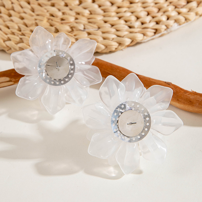 亚马逊跨境清新甜美彩色树脂花瓣花朵耳钉气质多巴胺 耳环耳饰女详情4