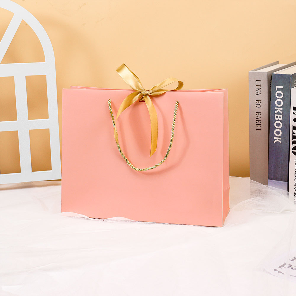 High-end handbags in stock, white packaging bags, gift bags, paper bags, high-end style, wedding hand-held bags, clothing store pic 5