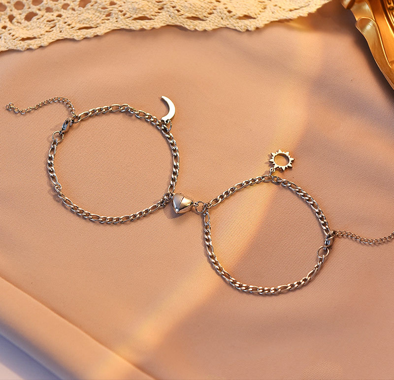 创意个性复古风不锈钢太阳月亮心形磁扣相吸吊坠情侣闺蜜钛钢手链详情11