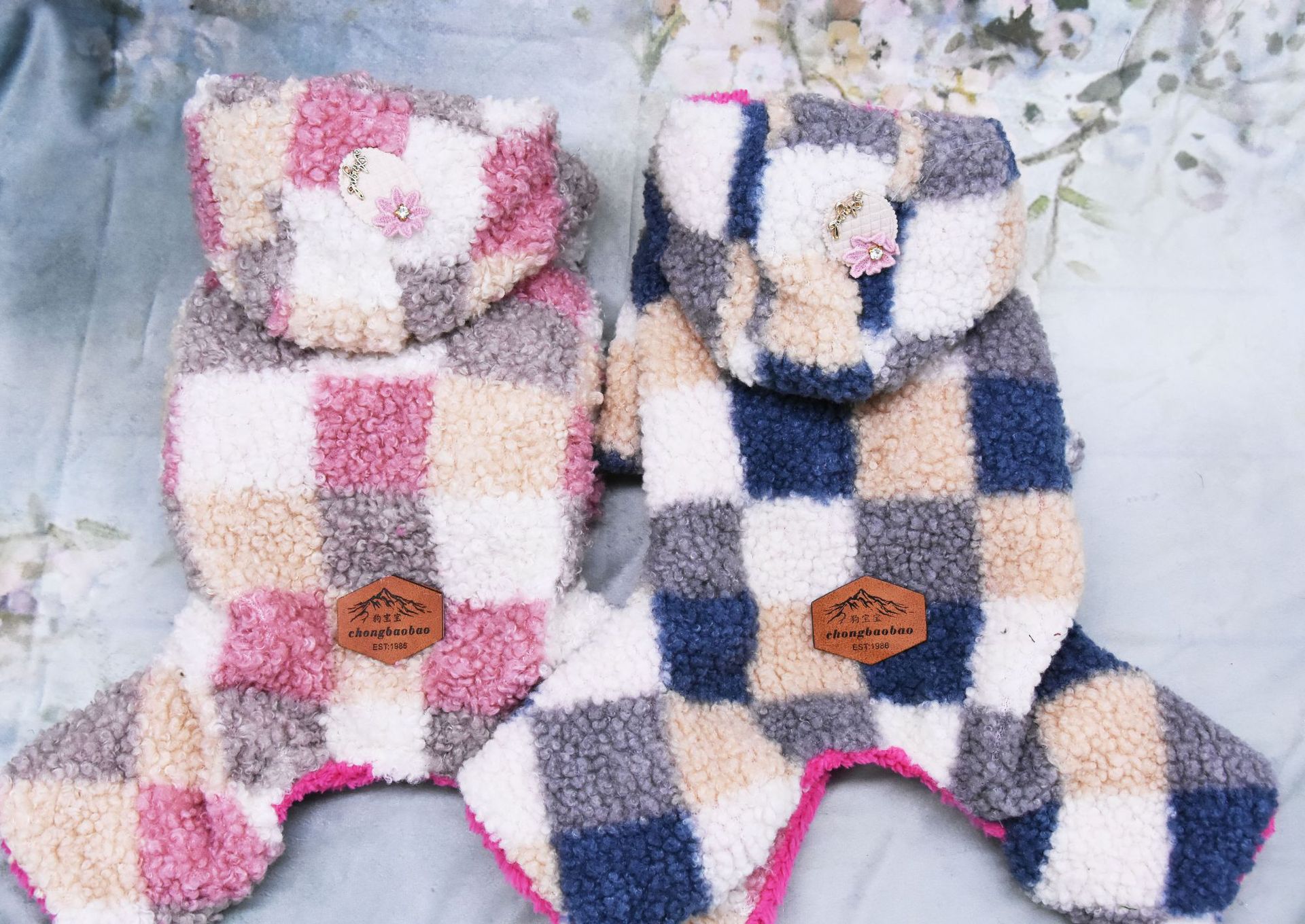 T in-stock thickened teddy fleece clothes, warm dog clothes for autumn and winter, four-legged checked cotton clothes, pet four-legged clothes pic 17