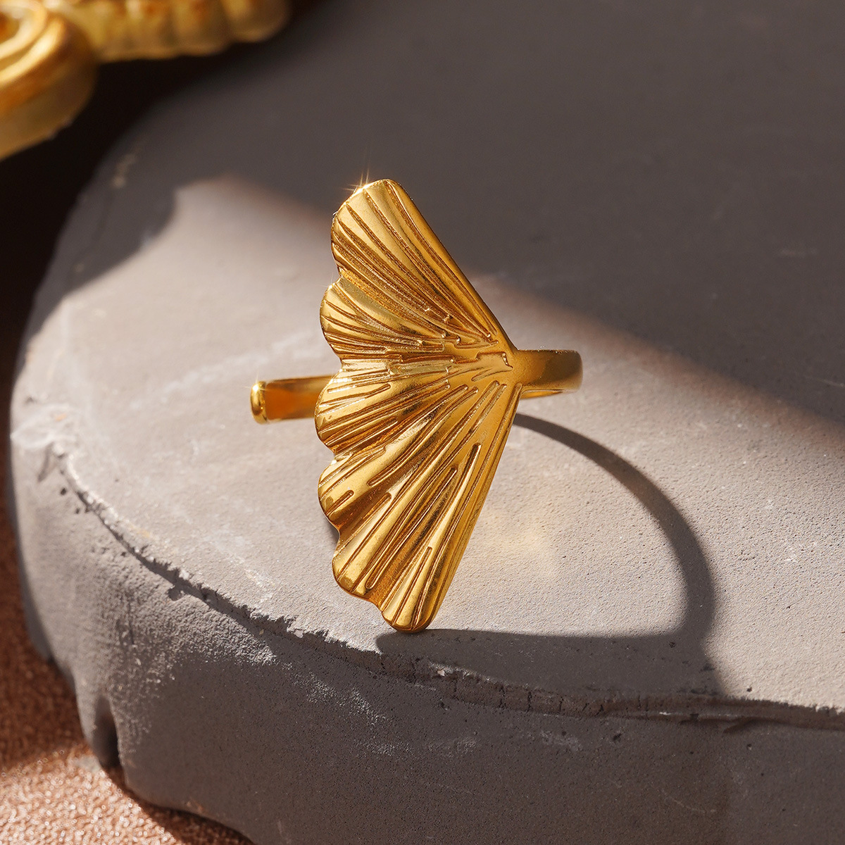 European and American fashionable stainless steel rings with hollowed-out, niche wide lines, high-end design sense, and gold jewelry wholesale pic 23