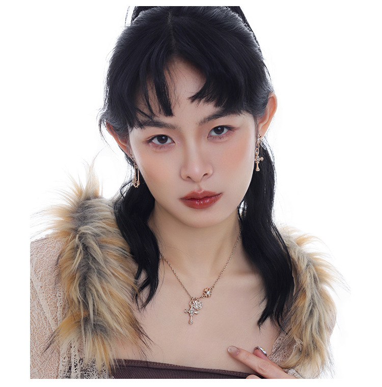 Retro cross series earrings, original design for women, light luxury, high-end, fashionable, versatile, exquisite silver needle earrings pic 7