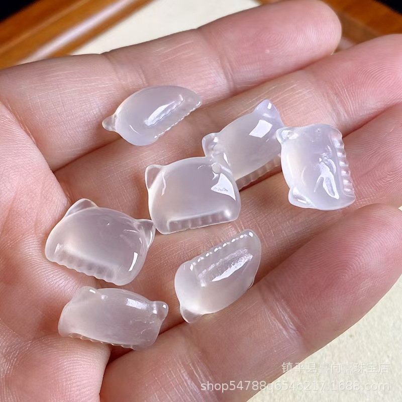 天然荔枝冻白玛瑙猫爪吊坠福袋DIY项链配件饰品通孔雕刻件批发详情10