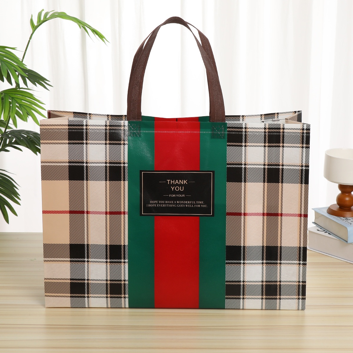 亚马逊跨境现货批发 圣诞时尚覆膜无纺布袋 购物手提袋 防水收纳袋 环保耐用详情7