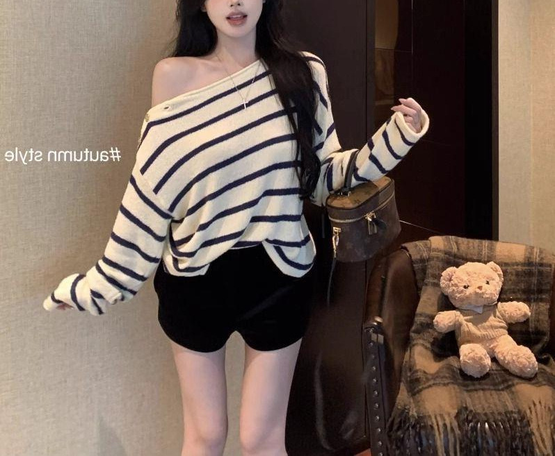 条纹软糯毛衣女秋冬美式y2k斜肩上衣慵懒宽松加厚露肩针织衫外套详情9