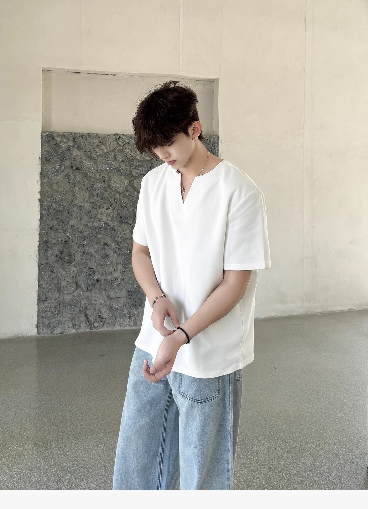 Customized V-neck metal buckle loose short T-shirts from Henry in Suriname, Bolivia, based on your provided samples. Super Factory pic 19