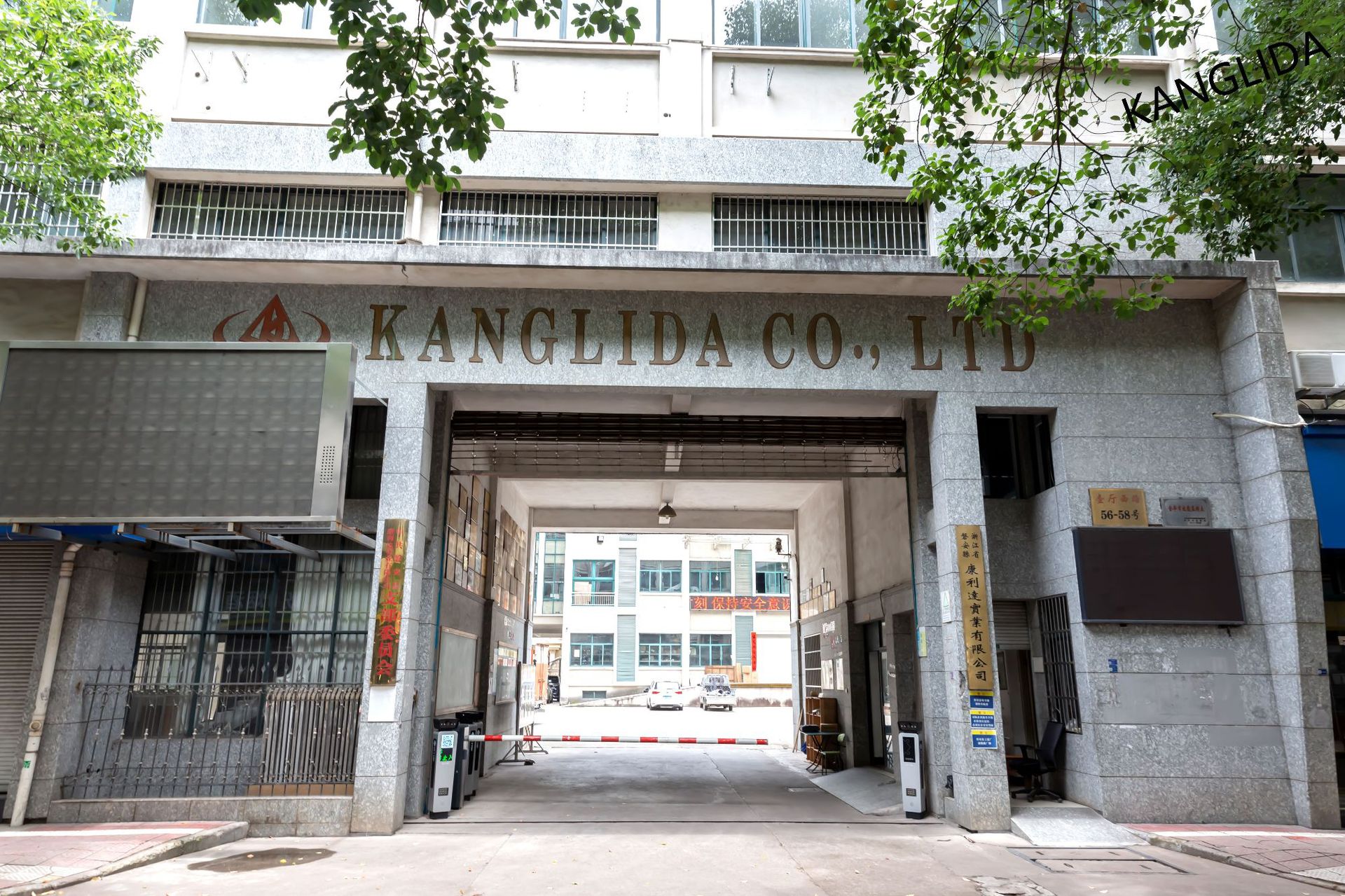 跨境亚马逊汽车座椅套菱格全皮pu欧美俄罗斯通用气囊线座椅套详情3