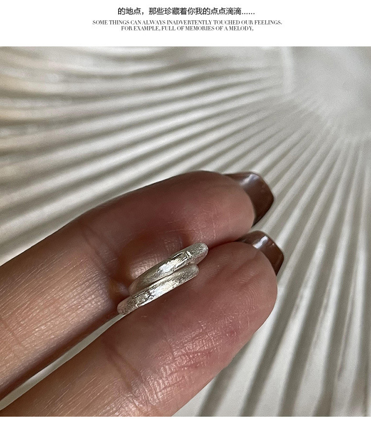 The brushed round ear buckles, the new 2024 earrings, feature a cold and niche design with a simple and versatile atmosphere pic 7