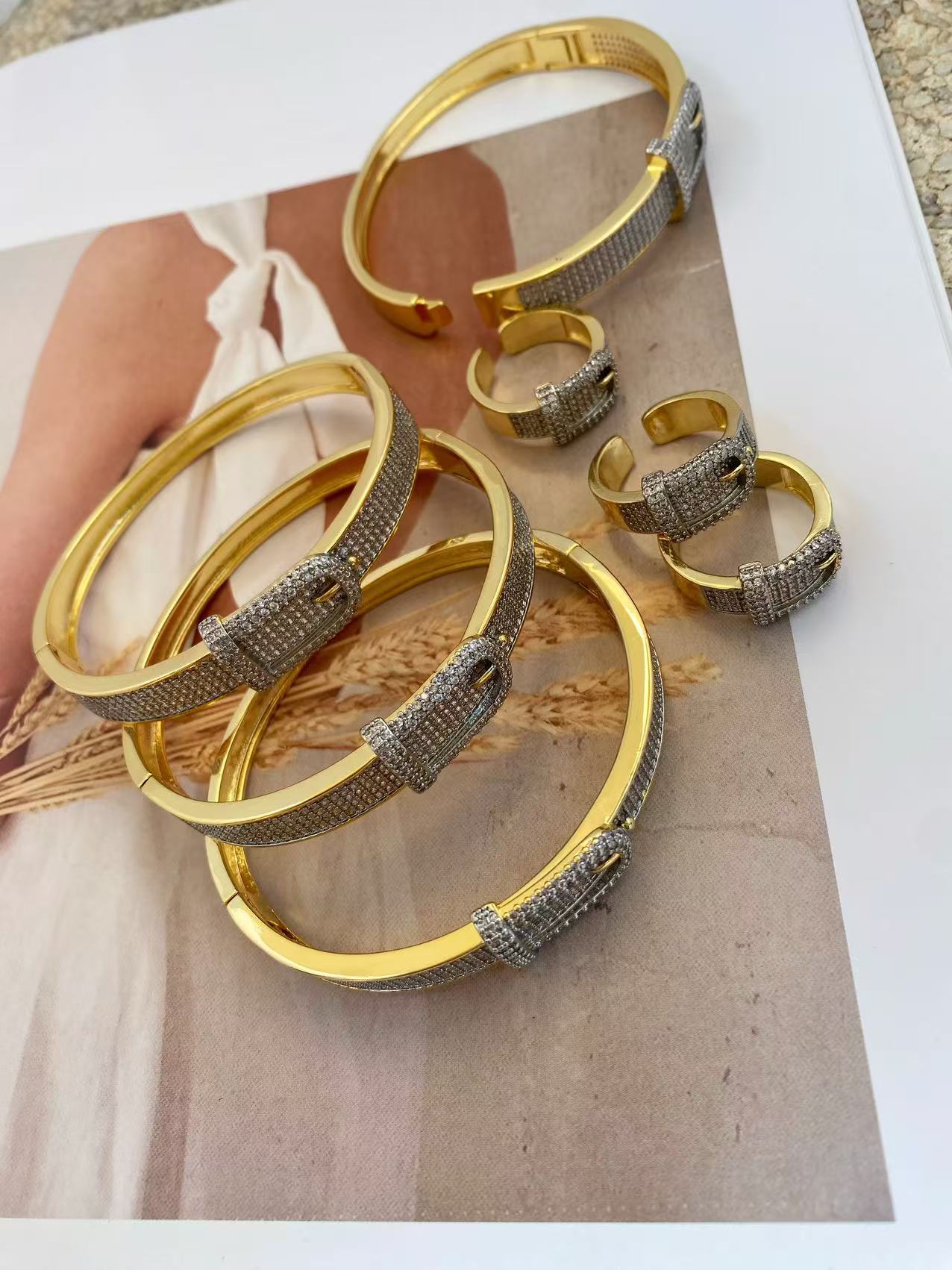 Hiphop时尚简约个性腰带锆石手镯欧美潮朋克街头手饰厂家直销详情4