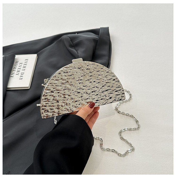 晚宴包金属2024夏季新款盒子女包链条单肩斜挎包褶皱跨镜女手机包详情71