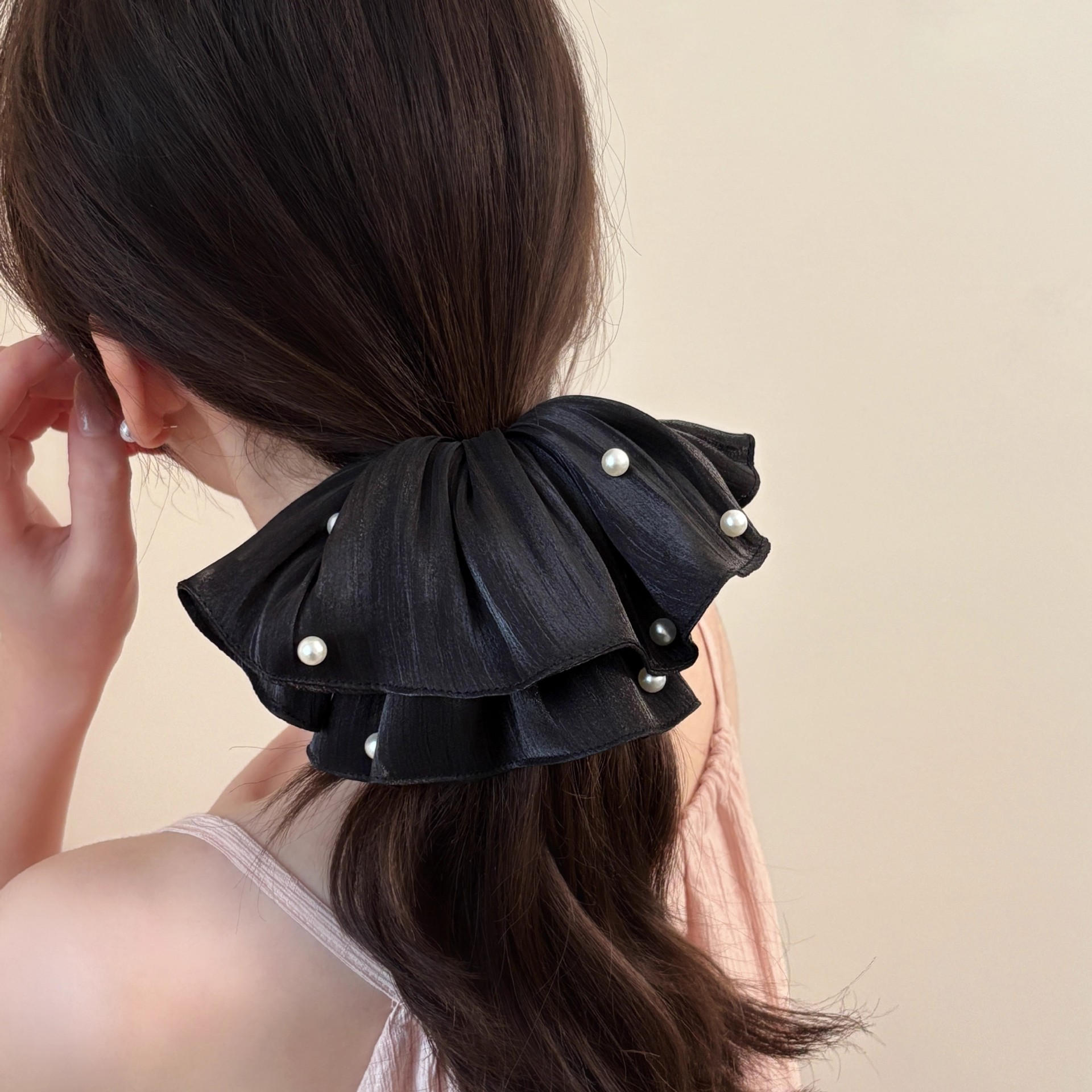 Spring 2025 new high-end, silky smooth, pleated pearl large intestine hair band, high-end large-sized hair accessory for women pic 13