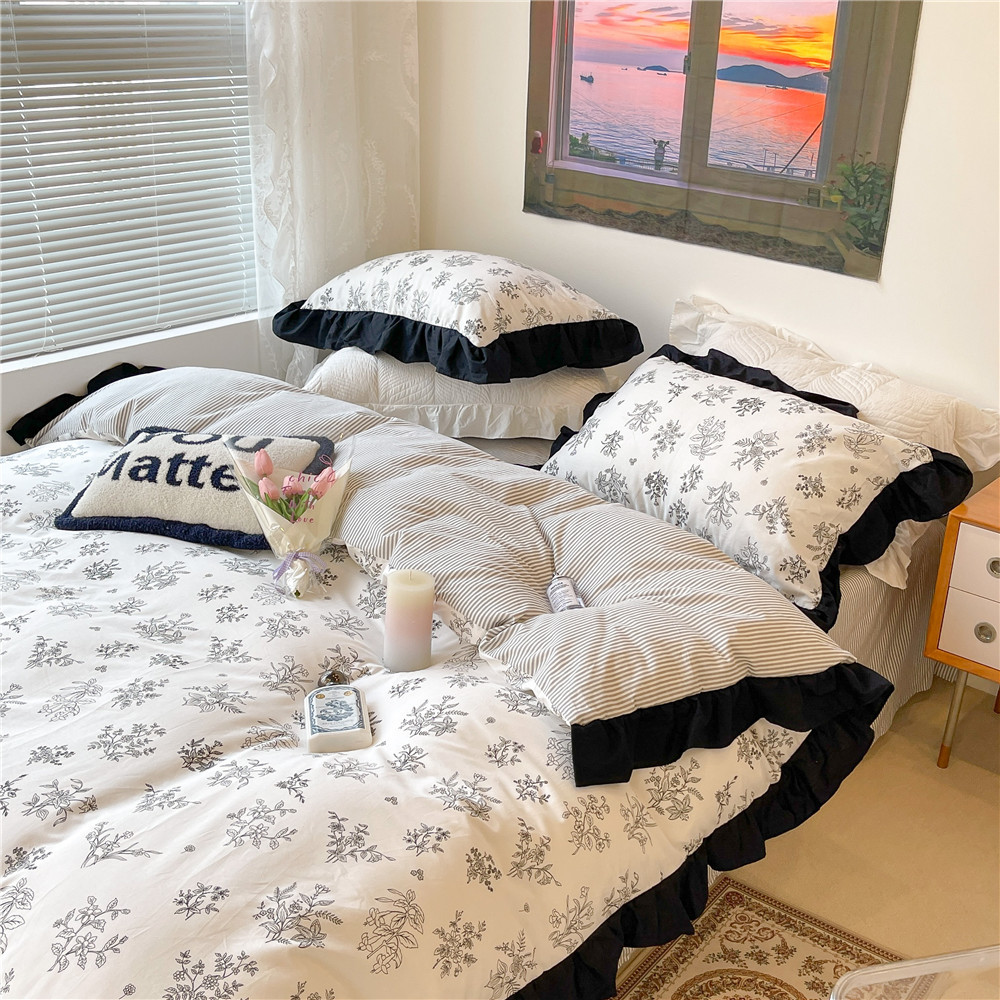 French Hepburn style pure cotton four-piece set, high-end feel, pure cotton black and white sketch flower duvet cover, all-cotton edge bedding pic 7