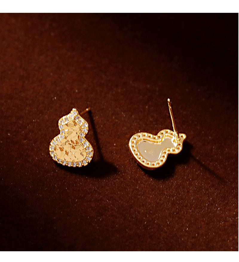 Hyacinth Golden full diamond broken ice gourd stud earrings for women are small, exquisite, fashionable commuting earrings with a grand and elegant style pic 7