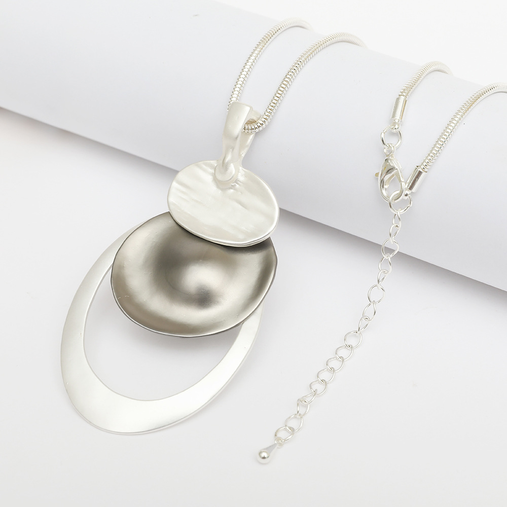 欧美新款女士长款毛衣项链撞色金属环形几何吊坠夸张个性小众项链详情8