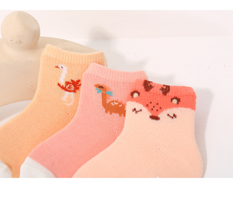 跨境专供baby socks卡通可爱女童点胶袜防滑棉袜学步宝宝袜子中筒详情10
