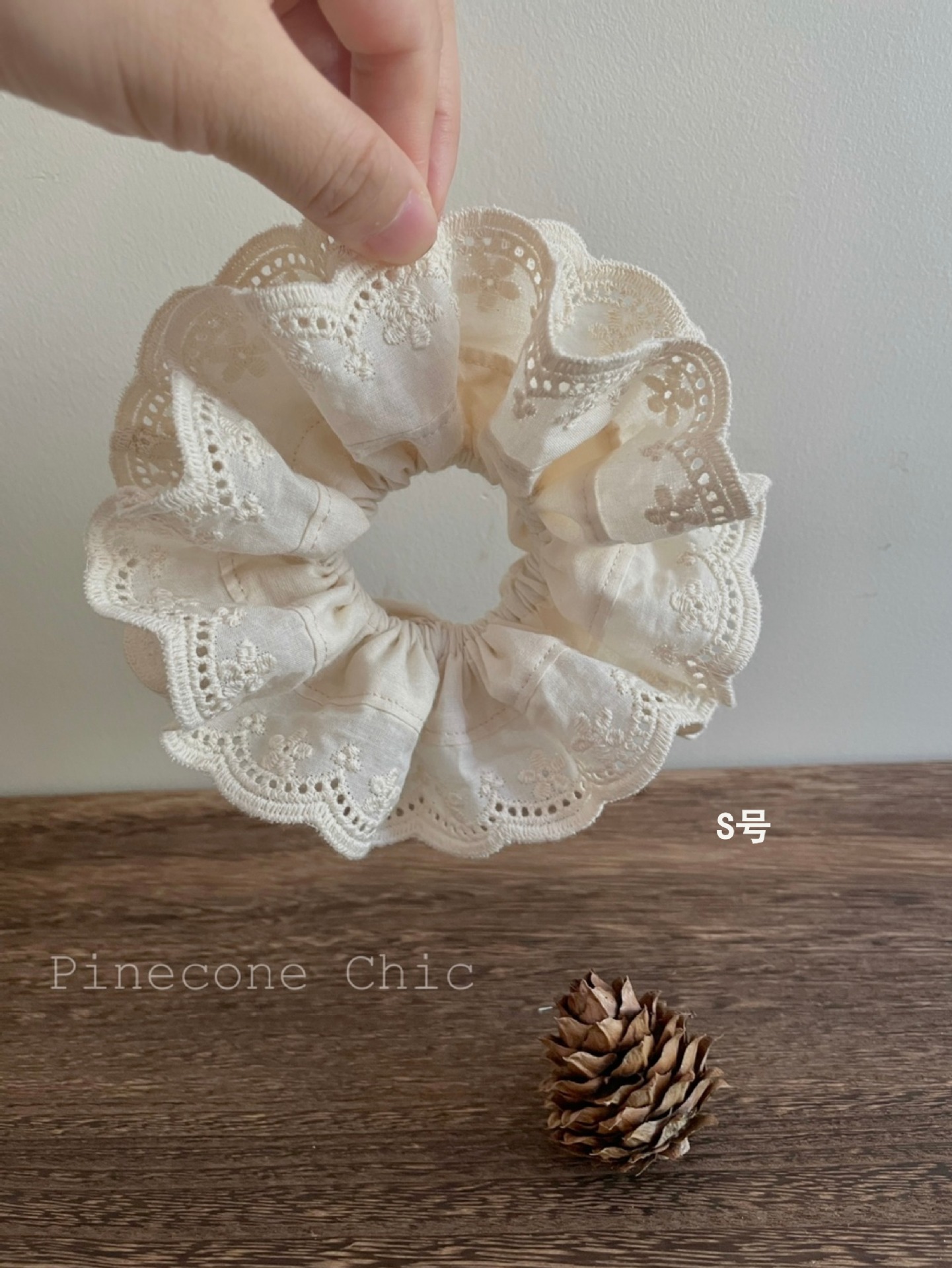 Pinecone retro princess-style French double-layer adjustable heavy industry milk white embroidered lace fluffy hair band pic 44