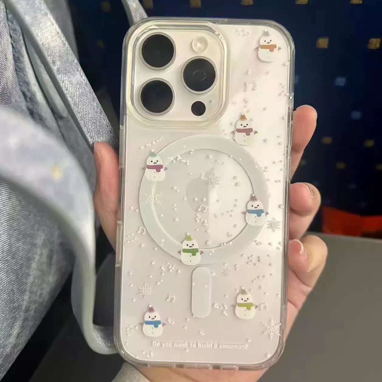 The Little Dog Snowman is suitable for Apple iPhone16PROMAX, featuring an AI camera, touch control and dynamic buttons, and a magnetic phone case pic 3