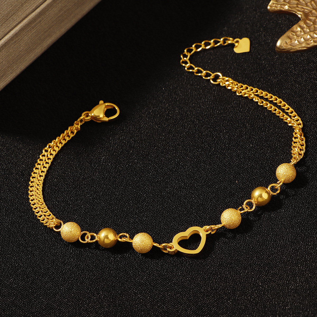 浪漫甜美镂空心形珠珠手链新中式饰品2025新款爱心手链钛钢不掉色详情2