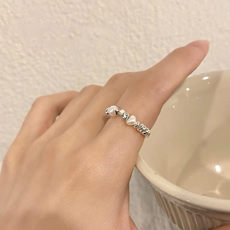 Irregular broken silver pearl ring for women, a light luxury and niche design, a high-end index finger ring, fashionable and individual ring trend pic 5