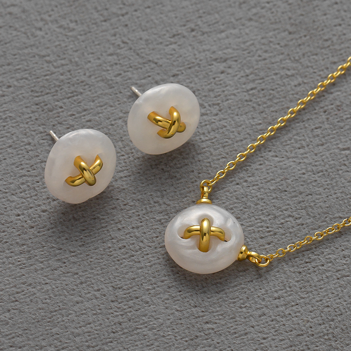 何*贝母纽扣项链 高级感轻奢优雅简约ins风白色纽扣耳钉项链套装详情2
