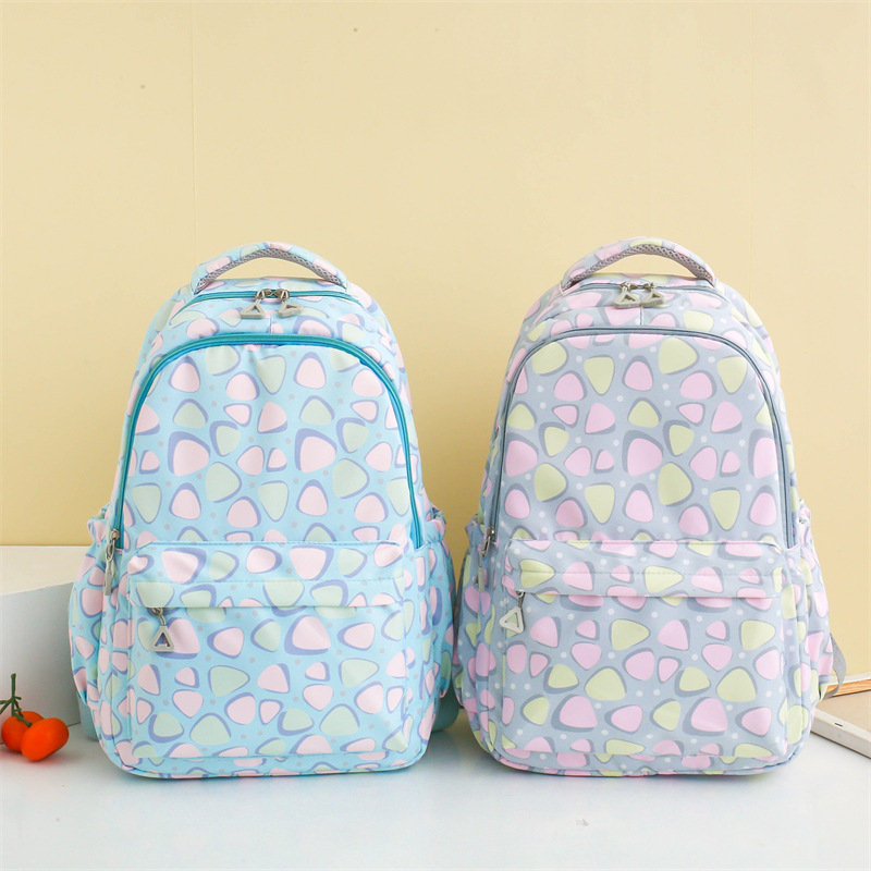 Wholesale of lightweight schoolbags for girls in primary and secondary schools, large-capacity bags for students in grades 3 to 6 on campus, and backpacks for girls pic 2