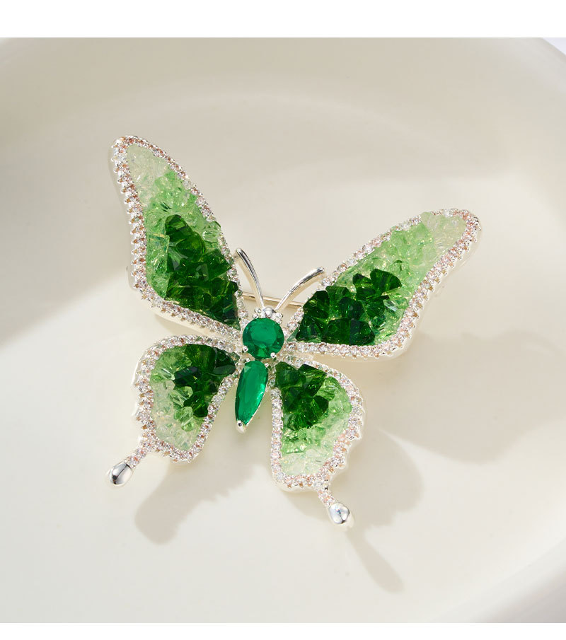 Source factory Forest-themed gradient crystal butterfly brooch, copper alloy micro-inlaid zircon light luxury high-end brooch clothing pic 18