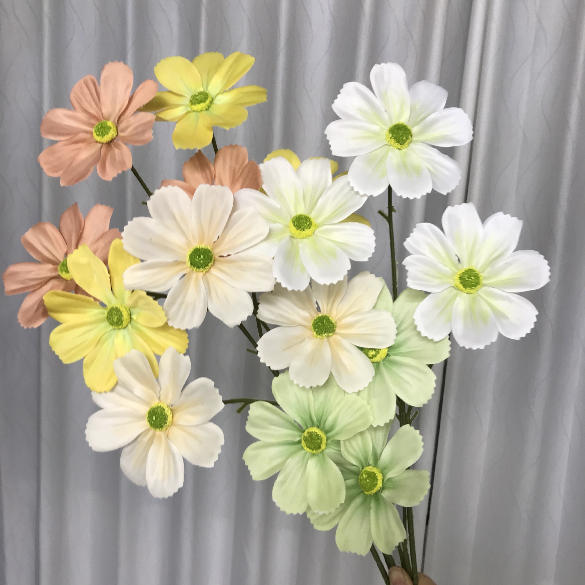 高级感逼真三头格桑花太阳花婚庆仿真花婚礼吊顶路引花地排花假花详情6