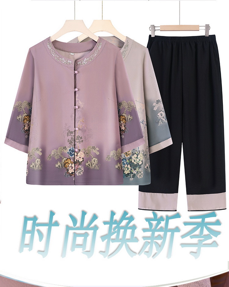 A purple embroidered sportswear top with a Chinese trend and black seven-point yoga pants for a slimming, breathable and casual look pic 1