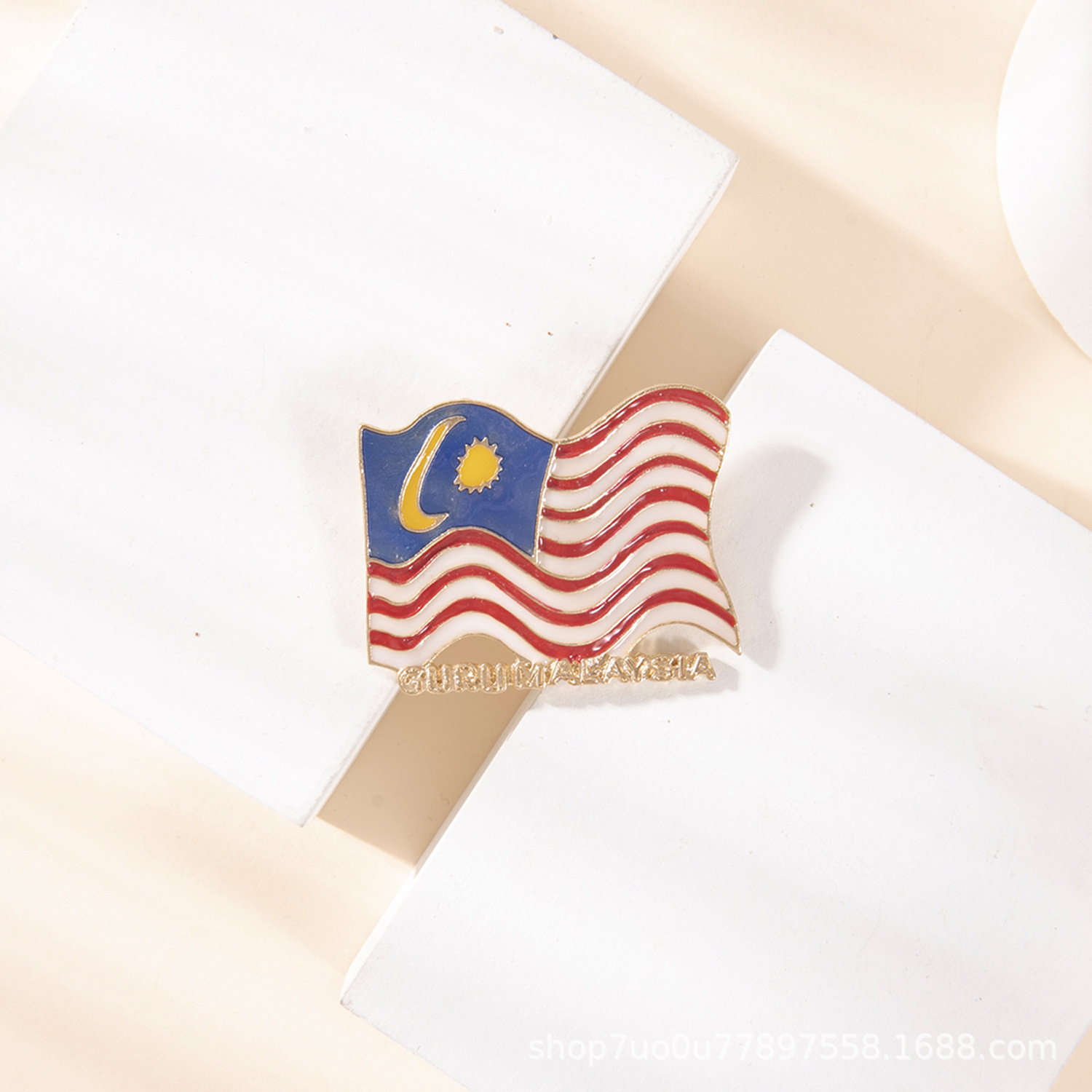 Muslim brooches, brooches, Malay flags, alloy ornaments, collar pins, Southeast Asian brooches and pins wholesale pic 3