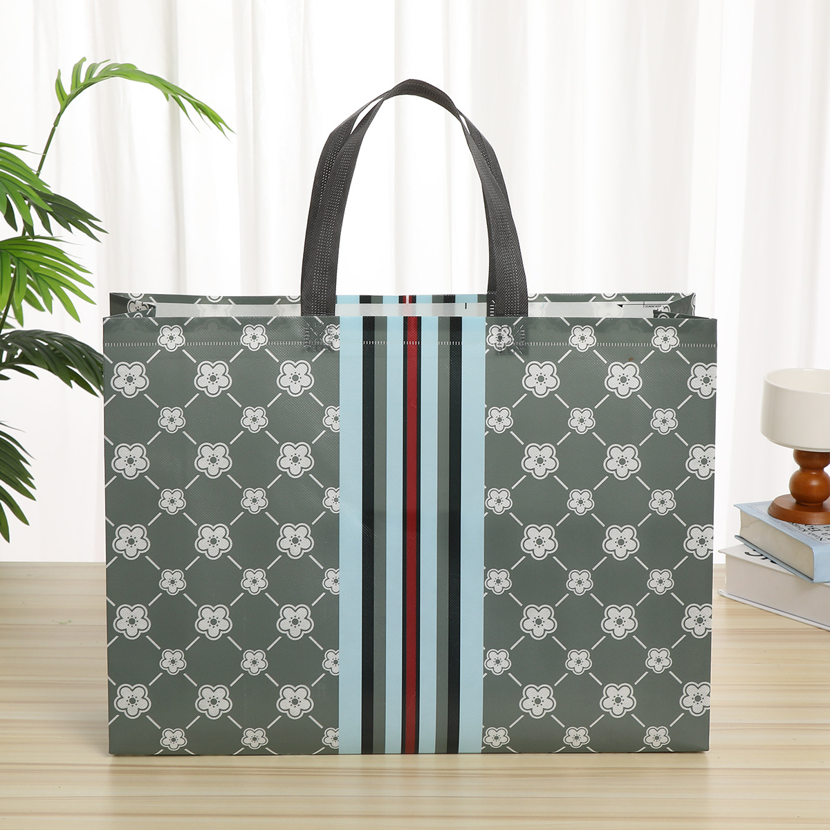 亚马逊跨境现货批发 圣诞时尚覆膜无纺布袋 购物手提袋 防水收纳袋 环保耐用详情10