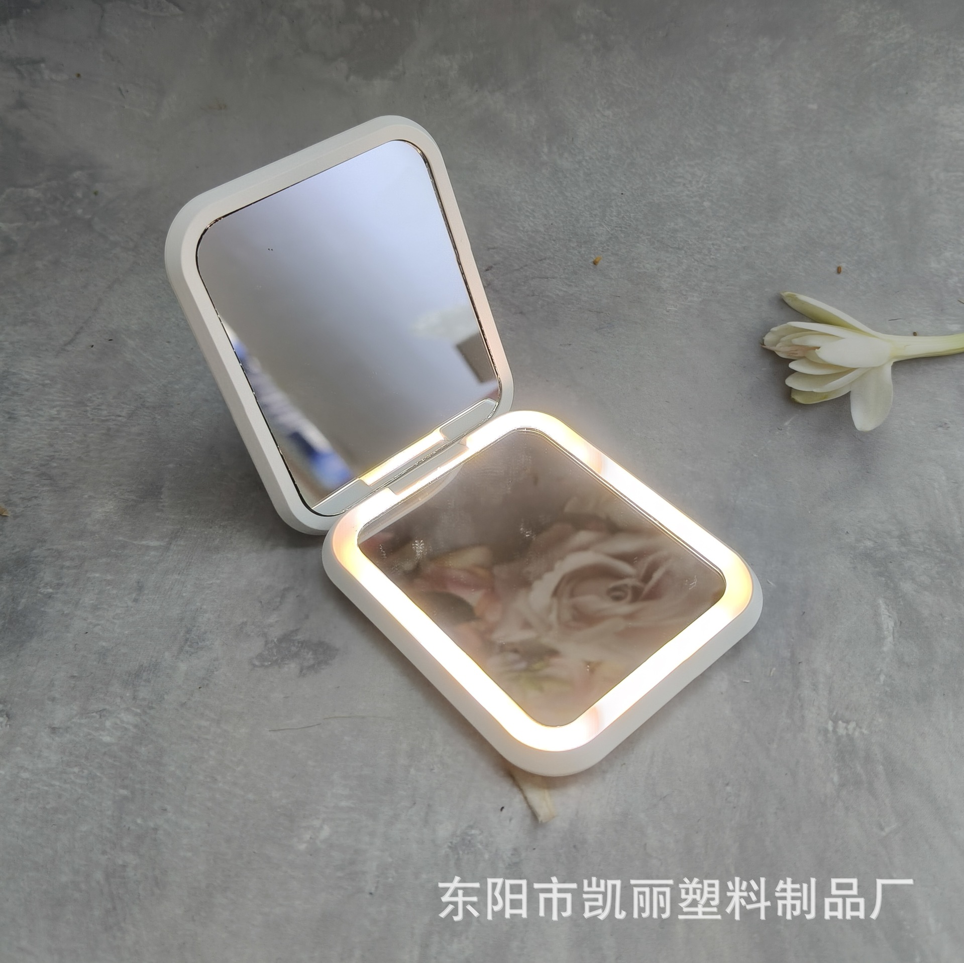 批发折叠镜便携LED随身镜塑料方形圆形塑料收纳灯镜三色灯镜子详情3