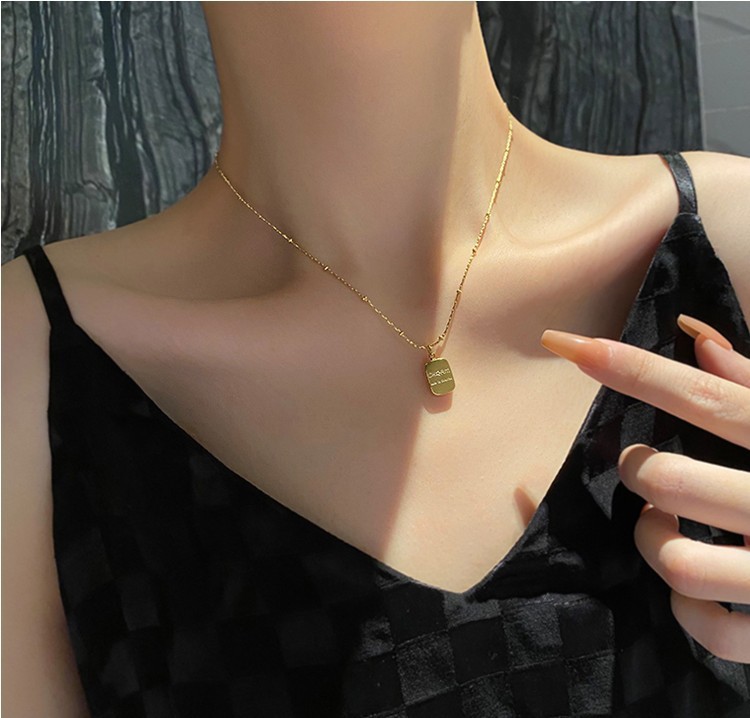 Cube sugar chocolate necklace, Korean version titanium steel square letter pendant necklace, light luxury and niche design, unique collarbone chain pic 2