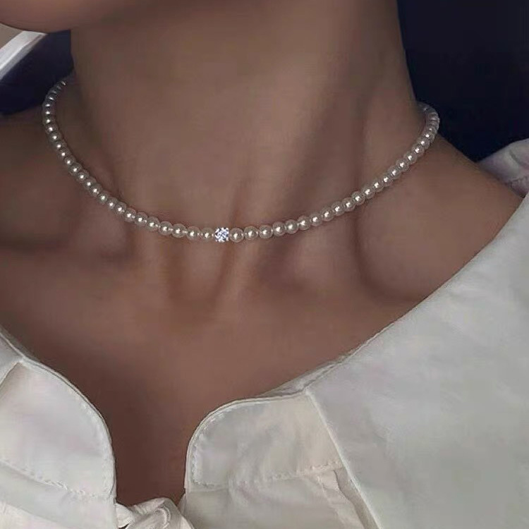 French retro double-layer pearl necklace, a light luxury, niche and high-end accessory for women, fashionable choker neck collarbone chain pic 5