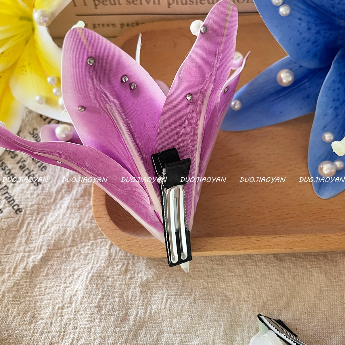 New cross-border lily pearl hairpin with a high-end atmosphere, beaded hair accessory, Hawaiian vacation style duckbill hairpin for women pic 9