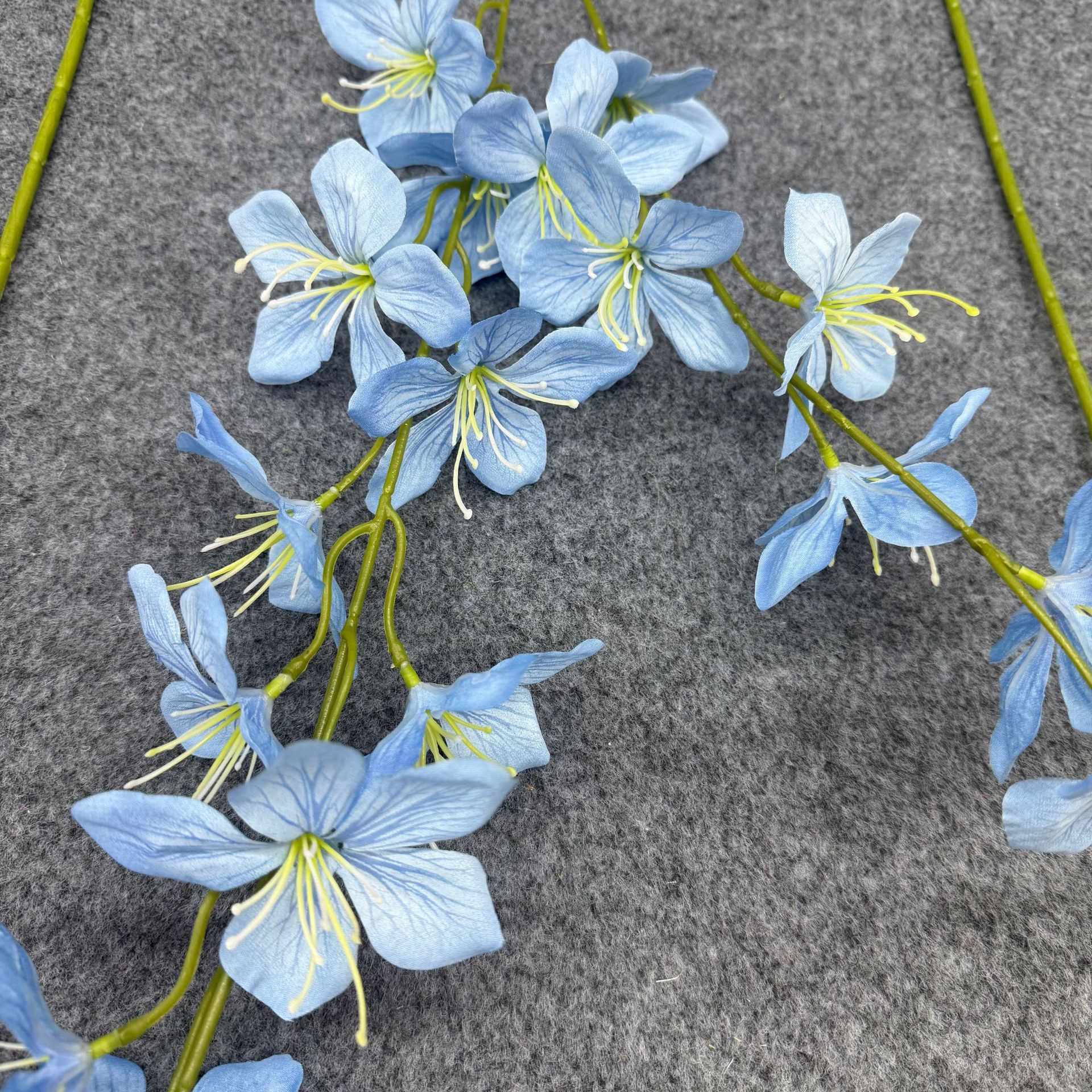 仿真花长枝垂丝茉莉婚庆婚礼堂吊顶挑高路引插花装饰花酒店假花详情14