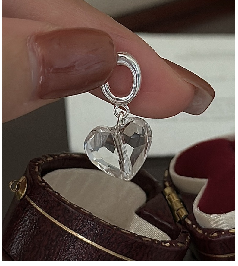 S925 sterling silver Korean version, with a niche design sense and retro cut surface, is a Korean style fashion accessory wholesale pic 4