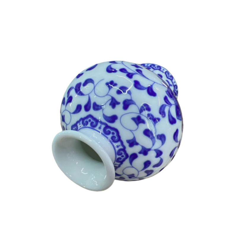 Blue and white porcelain mini vases, ceramic ornaments, Chinese-style vases, wholesale of Jingdezhen vases, ceramic lotus flower small vases pic 2