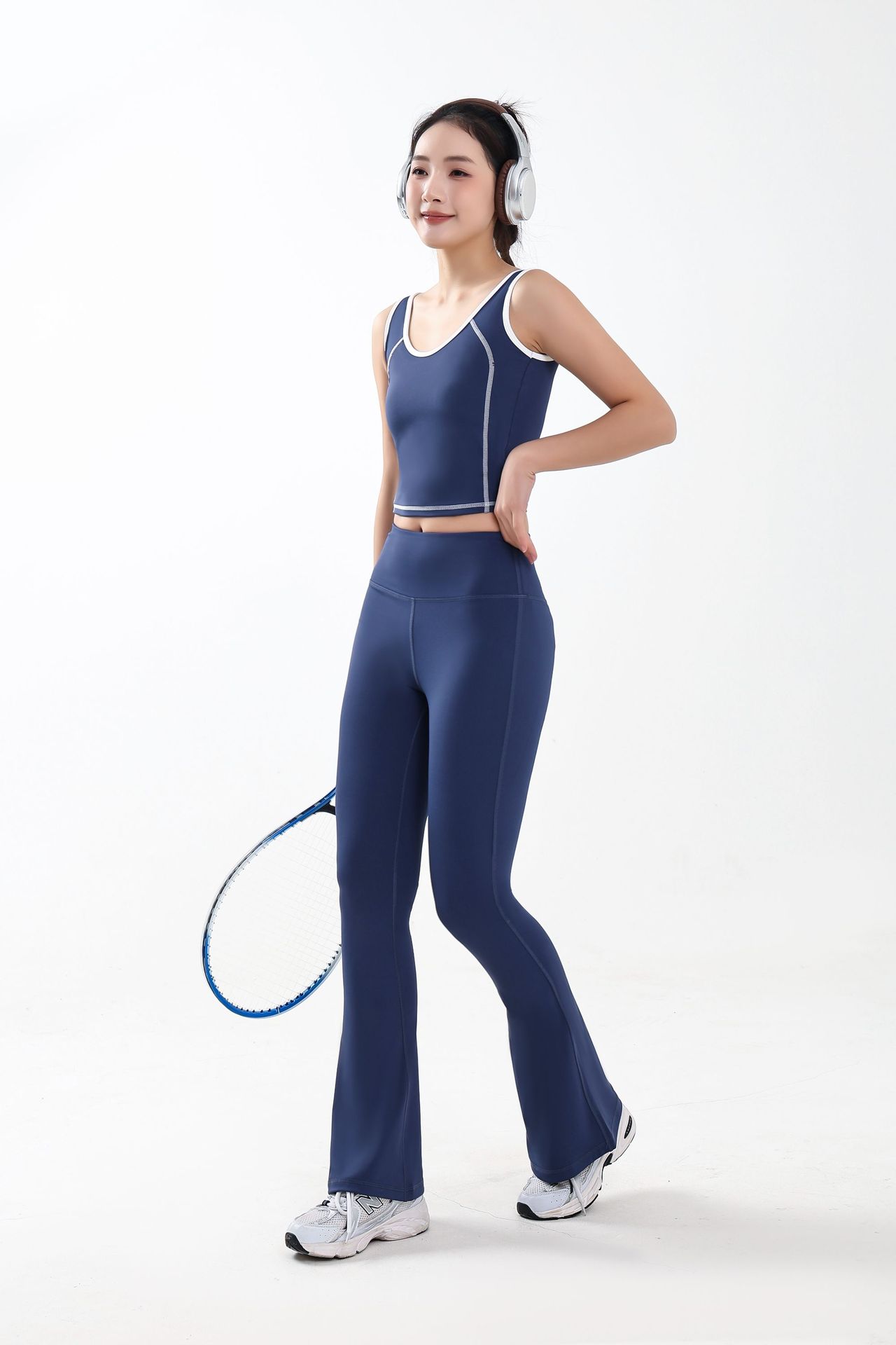 2025年新款微喇瑜伽裤时尚女紧身透气跑步健身裤跨境热卖厂家批发详情2